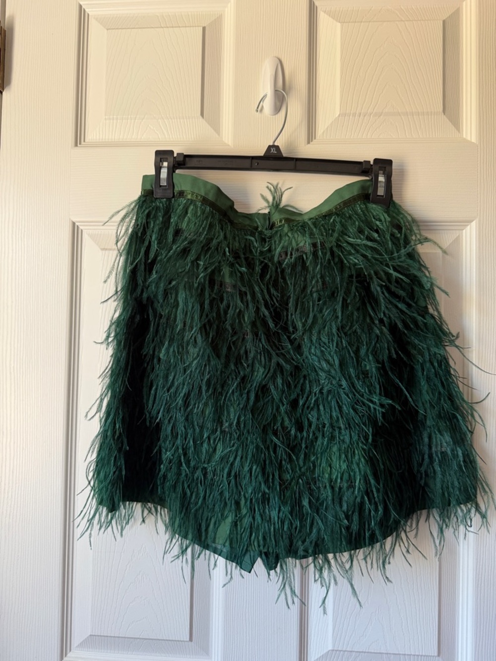 QUEEN OF SPARKLES Emerald Green Feather Mini Skirt with shorts Large - Picture 3 of 3
